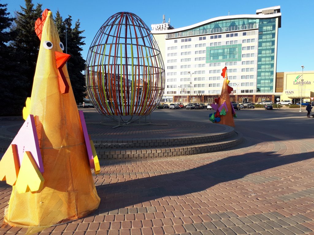 Даугавпилс, площадь Виенибас. Пасхальные праздники.