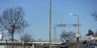 Светофор у моста Виенибас в Даугавпилсе