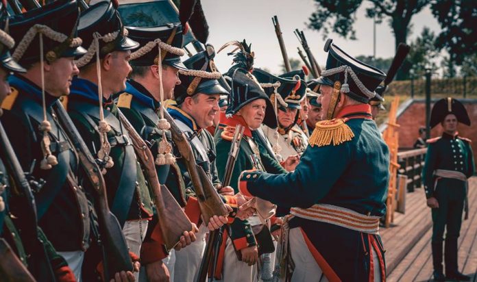 Фестиваль исторической реконструкции "Динабург - 1812" в Даугавпилсской крепости. 14 июля 2018 года Фестиваль исторической реконструкции Dinaburg 1812. 14 июля 2018 года. Фото: Михаил Рыжков