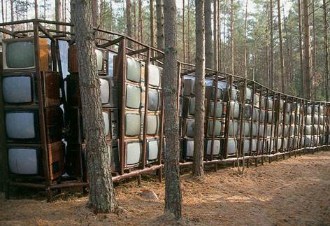 Лабиринт из телевизоров. Фото www.europosparkas.lt
