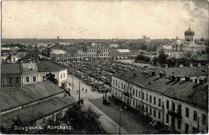 Общий вид на Центр города. 1925 год или раньше. Фото: Ретро Даугавпилс - Латвия Общий вид на Центр города. 1925 год или раньше. Фото: Ретро Даугавпилс - Латвия