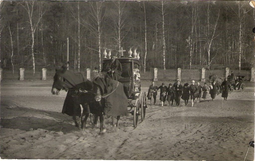 1930-е годы. Похоронная процессия. Фото: Ретро Даугавпилс - Латвия