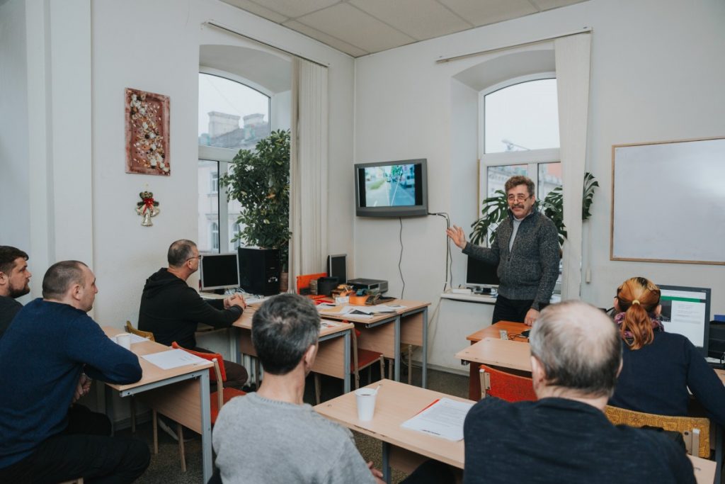 Александр Пориетис. Владелец и преподаватель «A. Porieša autoskola» в Даугавпилсе. Фото: Ирина Маскаленко