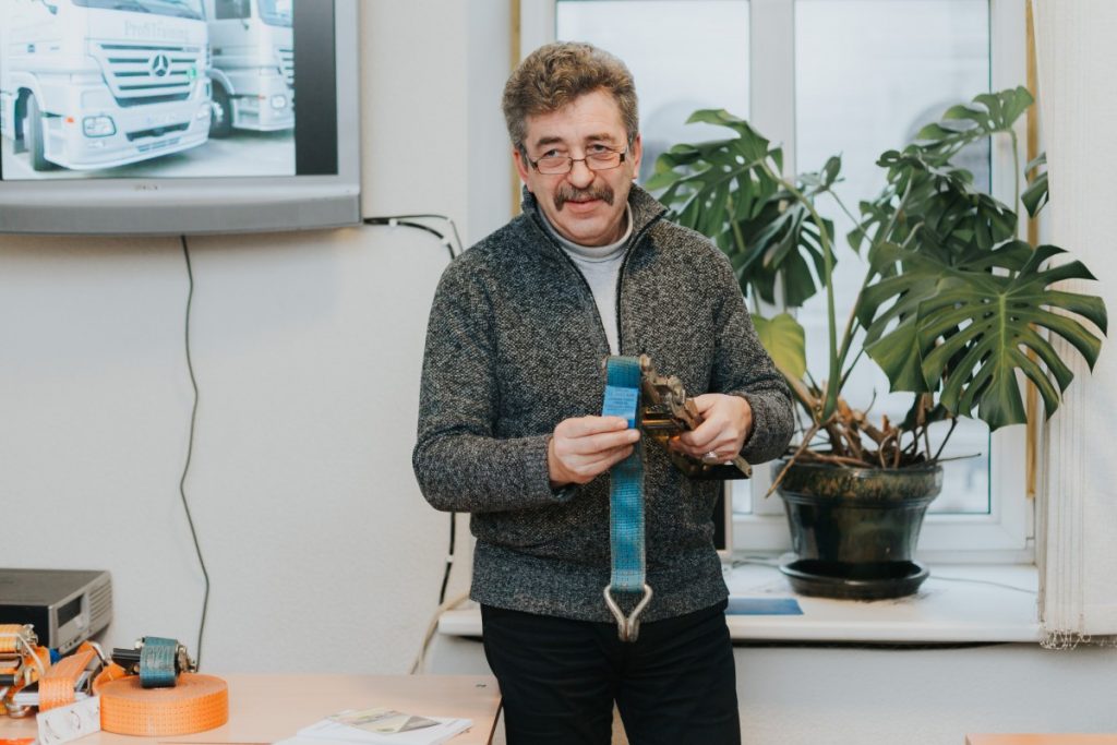 Александр Пориетис. Владелец и преподаватель «A. Porieša autoskola» в Даугавпилсе. Фото: Ирина Маскаленко