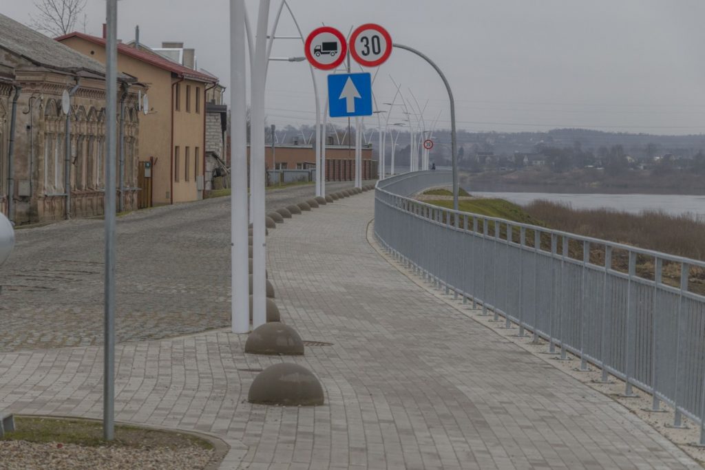 Променад на улице Бругю. Даугавпилс, 28 января 2020 года. Фото: Евгений Ратков