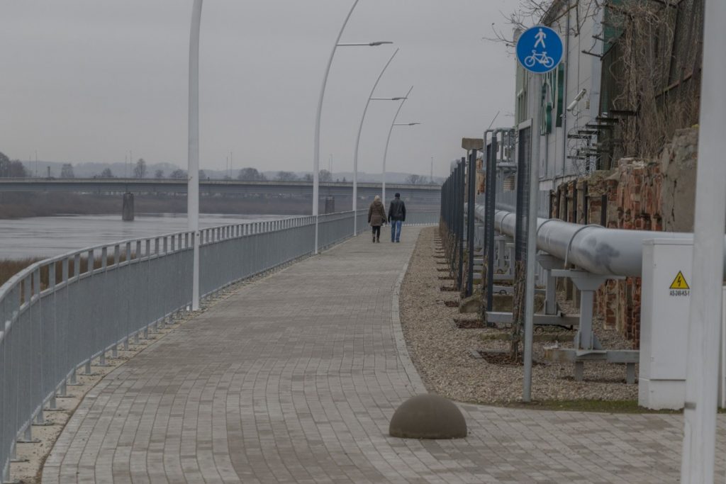 Променад на улице Бругю. Даугавпилс, 28 января 2020 года. Фото: Евгений Ратков