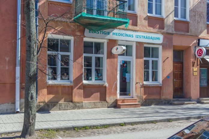 Магазин Tonus Elast в Даугавпилсе. 6 апреля 2020 года. Фото: Евгений Ратков