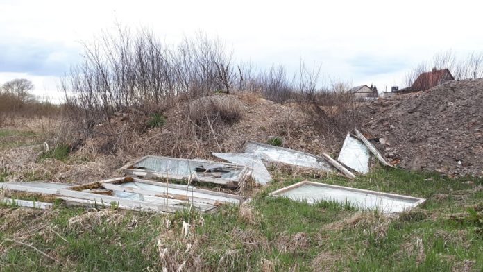 Даугавпилс, берег Даугавы в Ругели. 18 апреля 2020 года. Фото: Инна Плавока