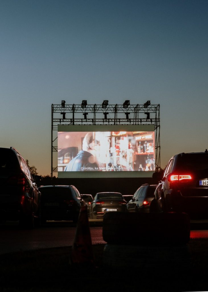 Drive-in кинотеатр в Елгаве. Фото: www.autokino.lv