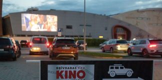Drive-in кинотеатр в Валмиере. Фото: Drive-in kino Valmierā