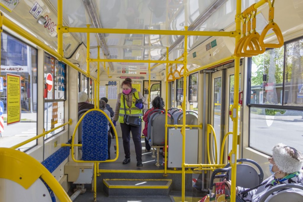 Общественный транспорт в Даугавпилсе. 19 мая 2020 года. Фото: Евгений Ратков