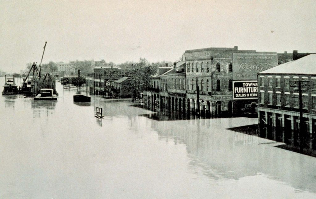 Великое наводнение на Миссисипи, 1927 год. Фото: britannica.com