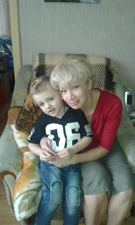 Елена Митрофанова с внуком. Фото из личного архива