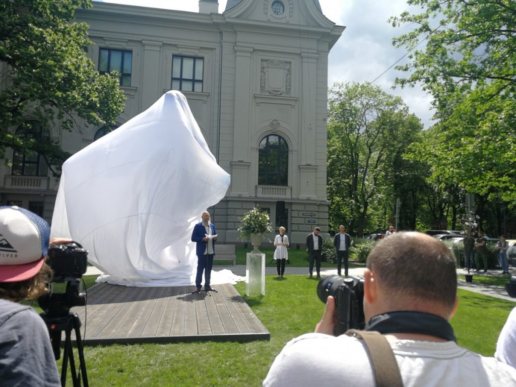 Открытие скульптуры "Медики - миру" в Риге. 16 июня 2020 года. Фото: Андрей Шаврей