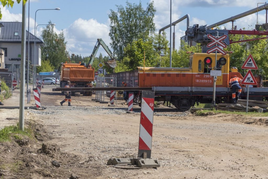 Ремонт на улице Стиклу в Даугавпилсе. 5 июня 2020 года. Фото: Евгений Ратков
