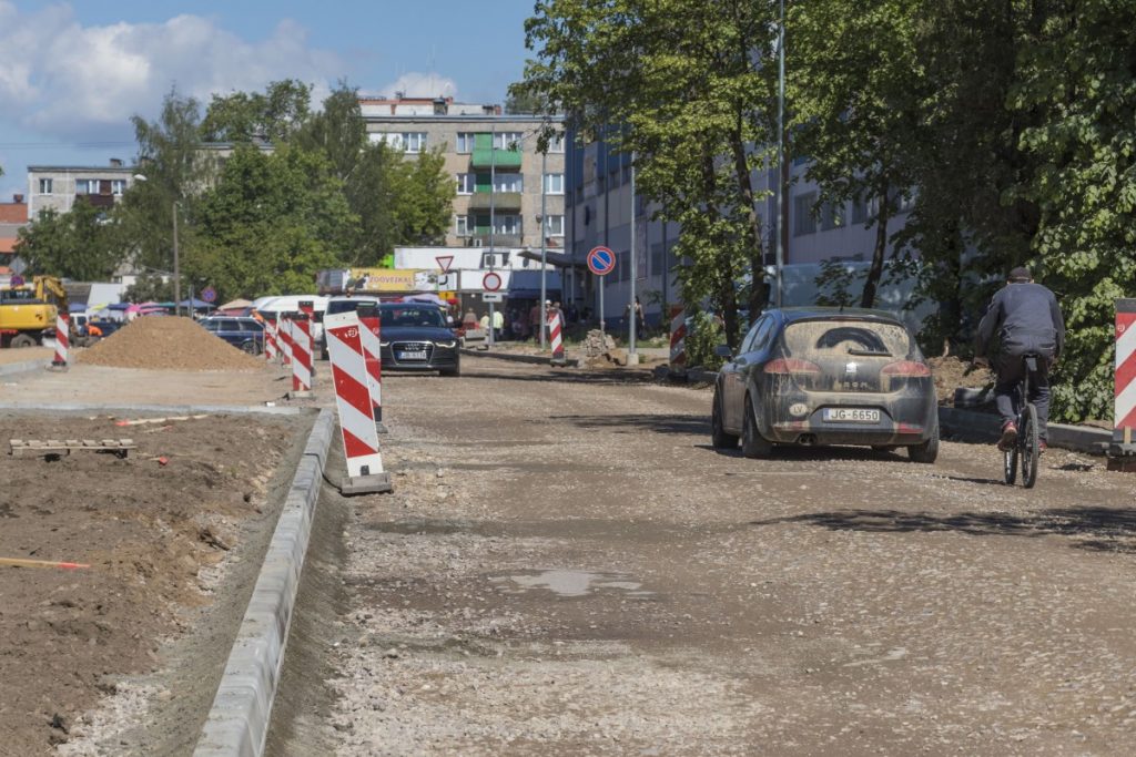 Ремонт на улице Валкас в Даугавпилсе. 5 июня 2020 года. Фото: Евгений Ратков