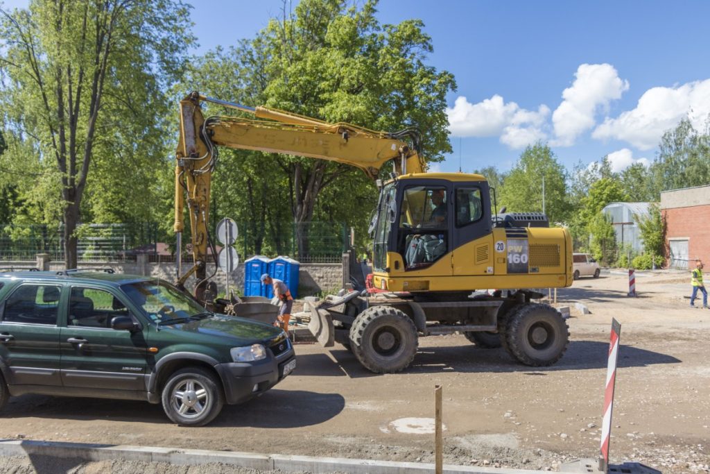 Ремонт на улице Валкас в Даугавпилсе. 5 июня 2020 года. Фото: Евгений Ратков