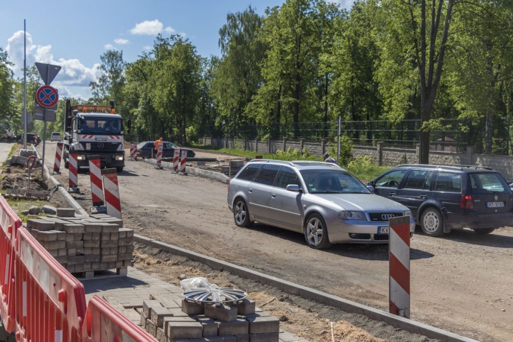 Ремонт на улице Валкас в Даугавпилсе. 5 июня 2020 года. Фото: Евгений Ратков