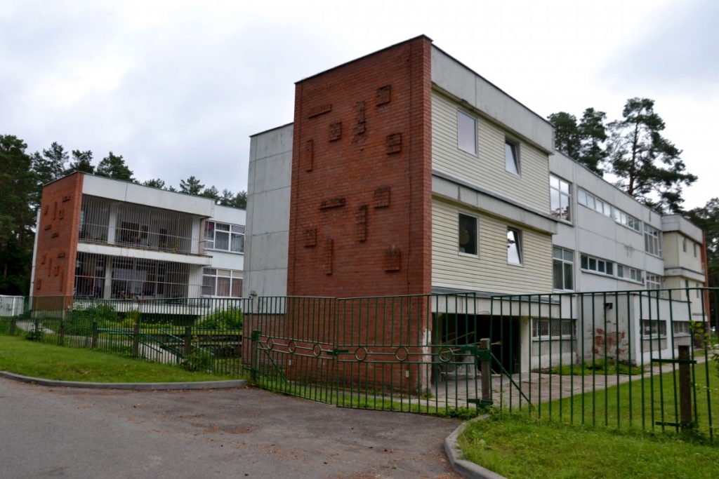 Здание детского дома-приюта «Приедите» в Даугавпилсе (ул. Турайдас, 36). 31 июля 2020 года. Фото: Елена Иванцова