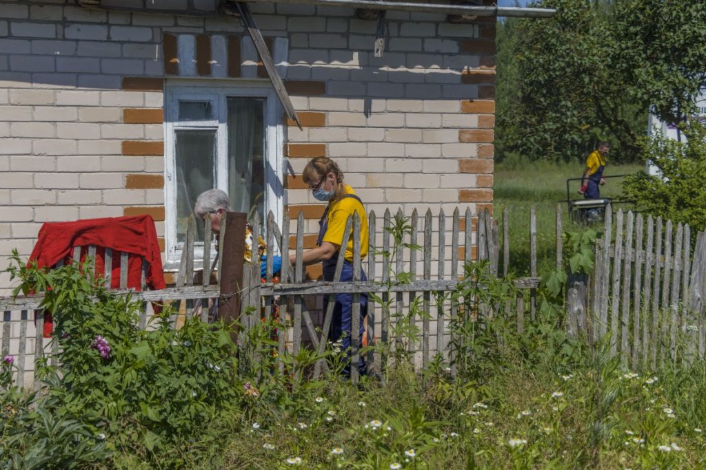 Люция Данчёнок и бригада мобильной помощи Даугавпилсского края. 25 июня 2020 года. Фото: Евгений Ратков