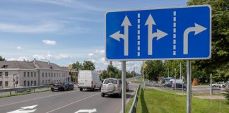 Перекрёсток улиц 18 Ноября и Виестура в Даугавпилсе. 16 июля 2020 года. Фото: Евгений Ратков