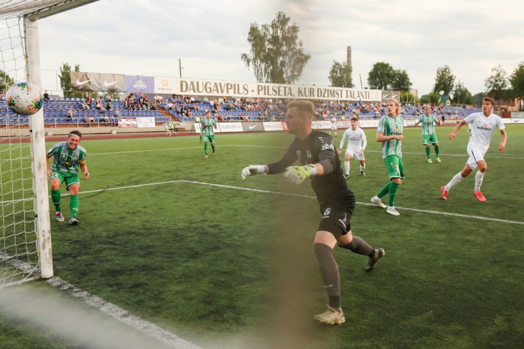 "Даугавпилс" – "Тукумс". Чемпионат Латвии 2020, Высшая лига. 3 августа 2020, стадион «Строитель», Даугавпилс. Фото: Сергей Кузнецов
