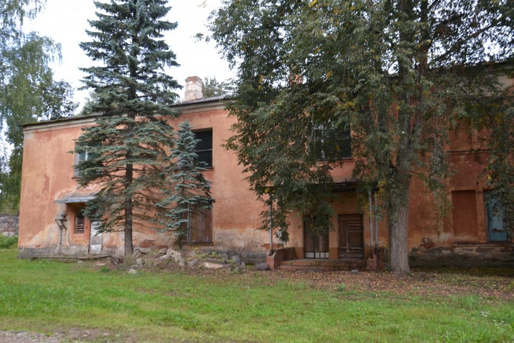 Здание по ул. Михаила в Даугавпилсской крепости. 8 сентября 2020 года. Фото: Елена Иванцова