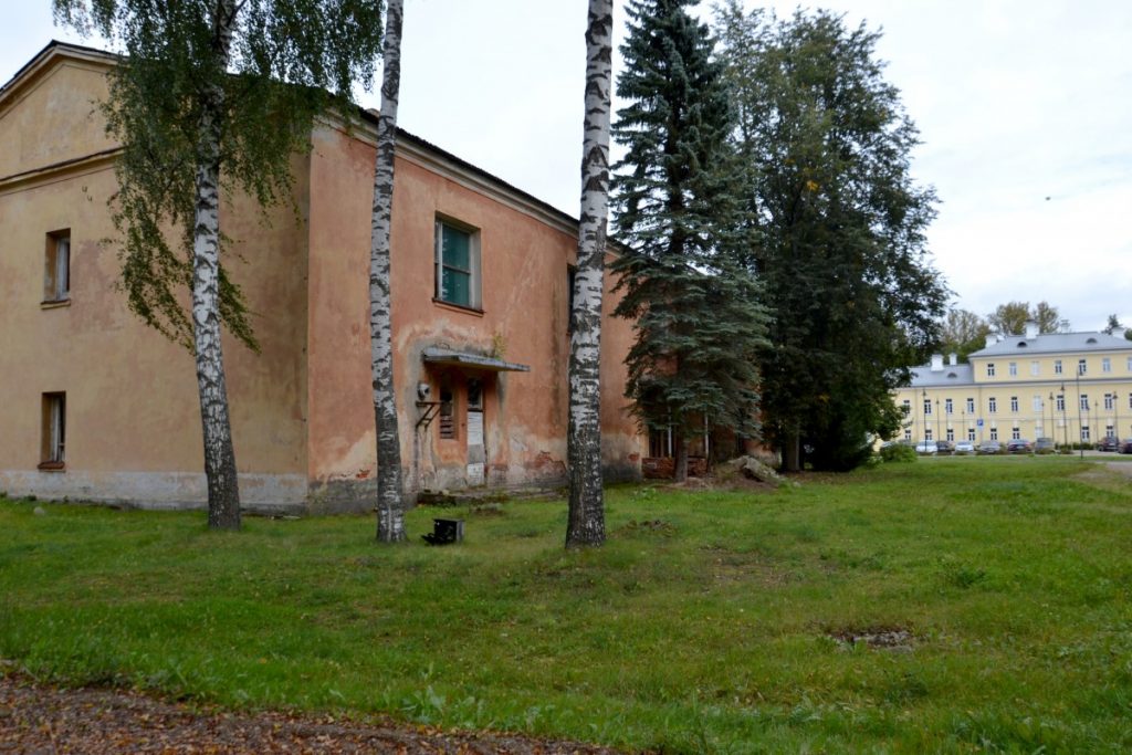 Здание по ул. Михаила в Даугавпилсской крепости. 8 сентября 2020 года. Фото: Елена Иванцова