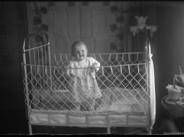 Фотография неизвестного младенца, Стренчи. 1920-е годы. Фото: zudusilatvija.lv