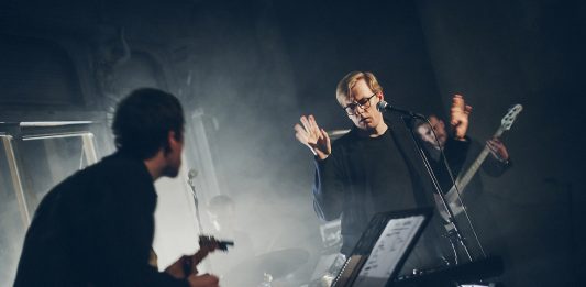 Владислав Наставшев и группа Ezeri. Пресс-фото