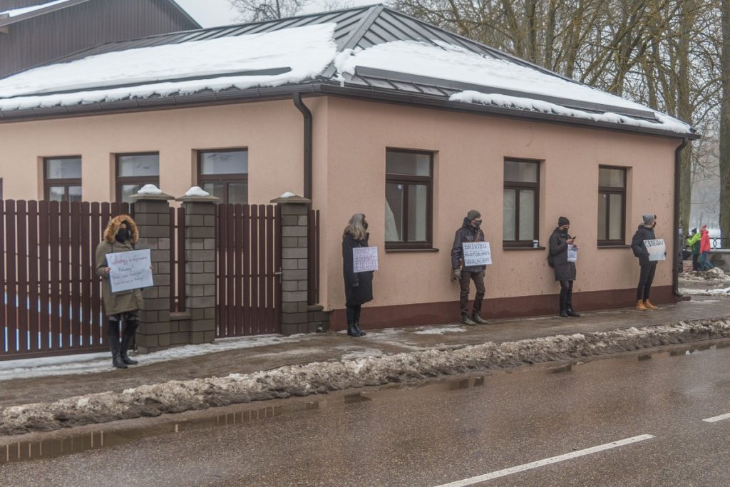 Пикет в поддержку Алексея Навального в Даугавпилсе. 23 января 2021 года. Фото: Евгений Ратков