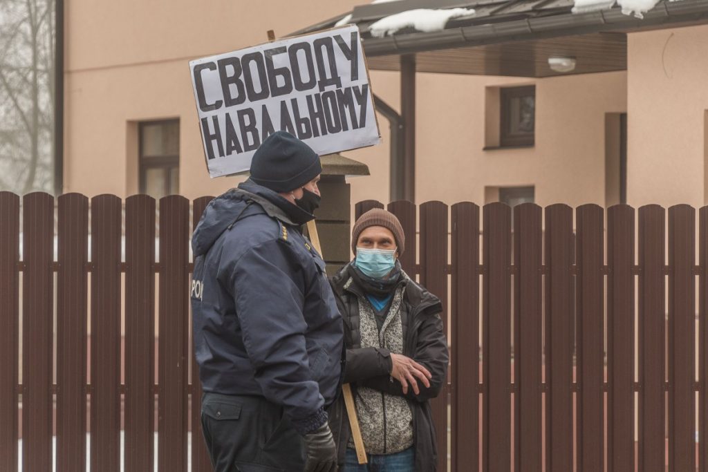 Пикет в поддержку Алексея Навального в Даугавпилсе. 23 января 2021 года. Фото: Евгений Ратков