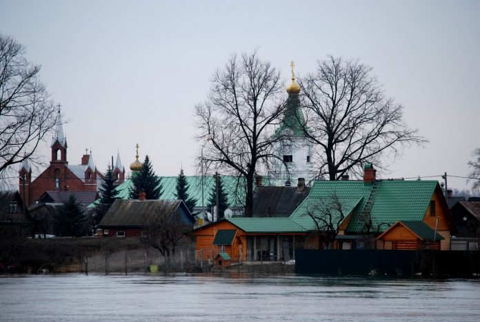 Микрорайон Грива назван участниками семинара в числе других объектов города, которые могли бы привлечь большой интерес туристов. Фото: Елена Иванцова Микрорайон Грива назван участниками семинара в числе других объектов города, которые могли бы привлечь большой интерес туристов. Фото: Елена Иванцова
