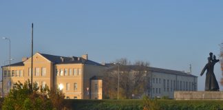 6-я средняя школа осенью 2020 года. Фото: Елена Иванцова
