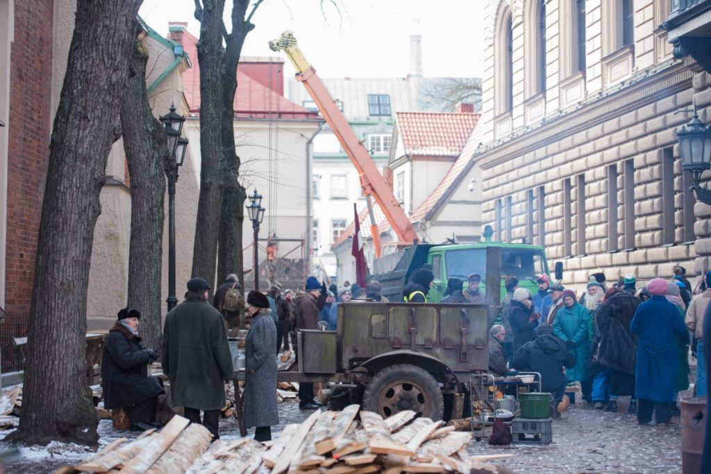 Съёмки фильма Виестурса Кайришса "Январь". Фото со страницы Latvijas Republikas Saeima на фейсбуке