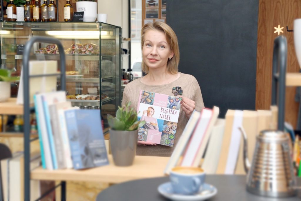 Ярина Перепелица и ее книга Bezgrēka našķi.