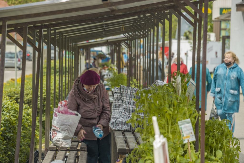 Рынок на Кожзаводе в Даугавпилсе. 22 мая 2021 года. Фото: Евгений Ратков