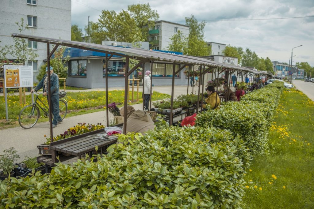 Рынок на Кожзаводе в Даугавпилсе. 22 мая 2021 года. Фото: Евгений Ратков