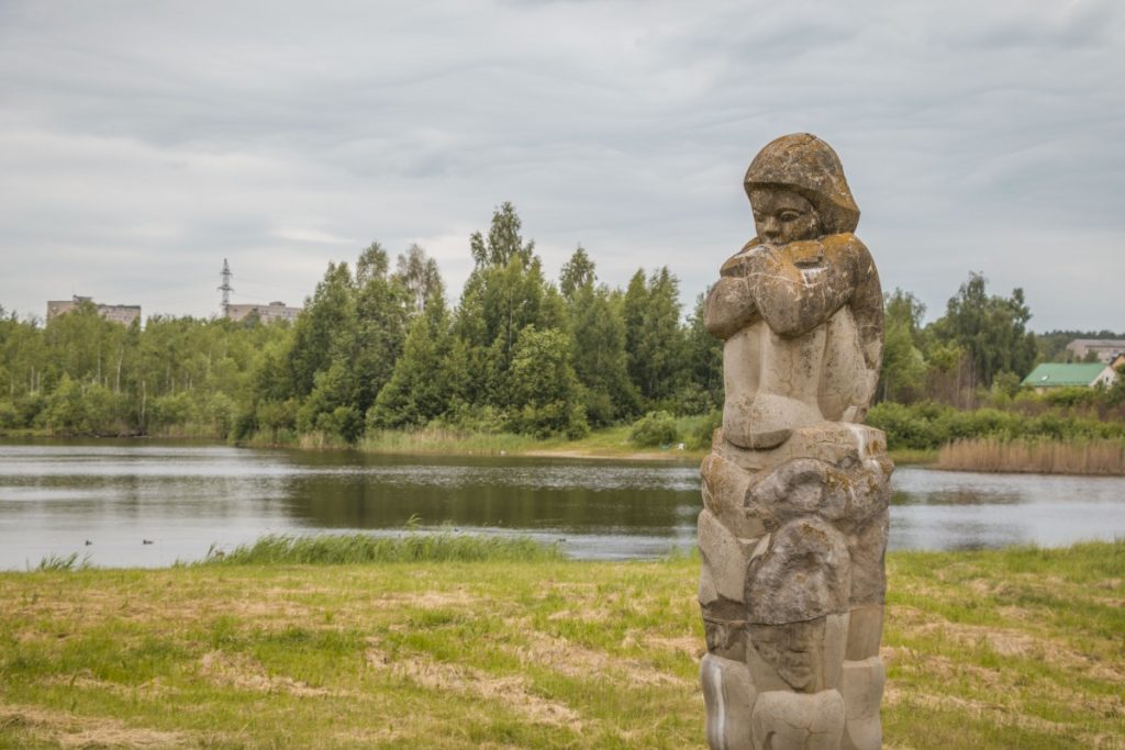 Скульптуры Елены Волковой в Даугавпилсе. Июнь 2021 года. Фото: Евгений Ратков