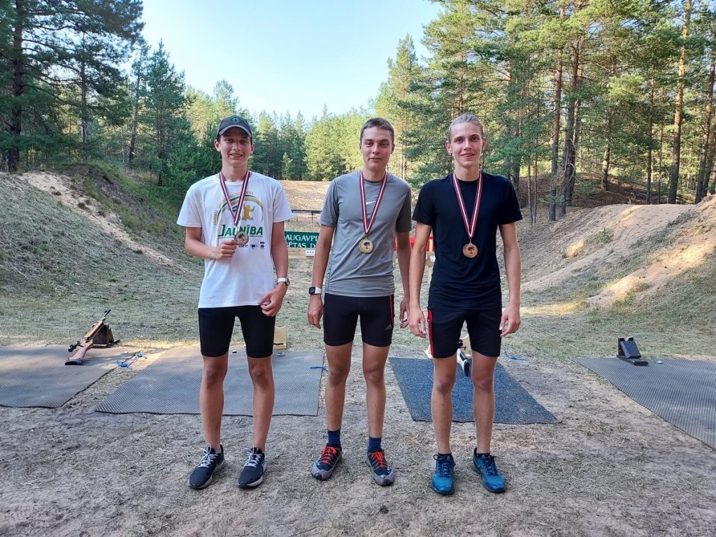 Открытый чемпионат спортшколы Даугавпилса по биатлону. Элит-группа. 9 июля 2021 года. Фото: Сергей Кузнецов