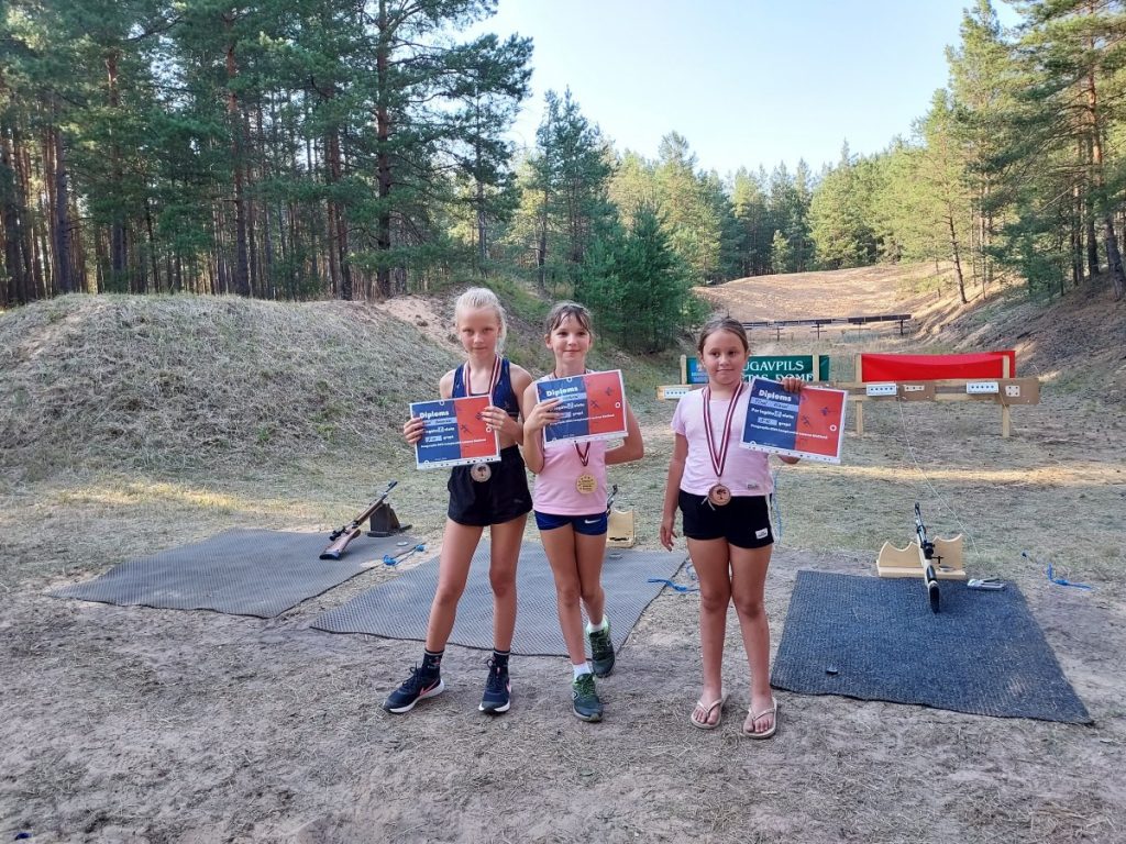 Открытый чемпионат спортшколы Даугавпилса по биатлону. Группа U 10. 9 июля 2021 года. Фото: Сергей Кузнецов