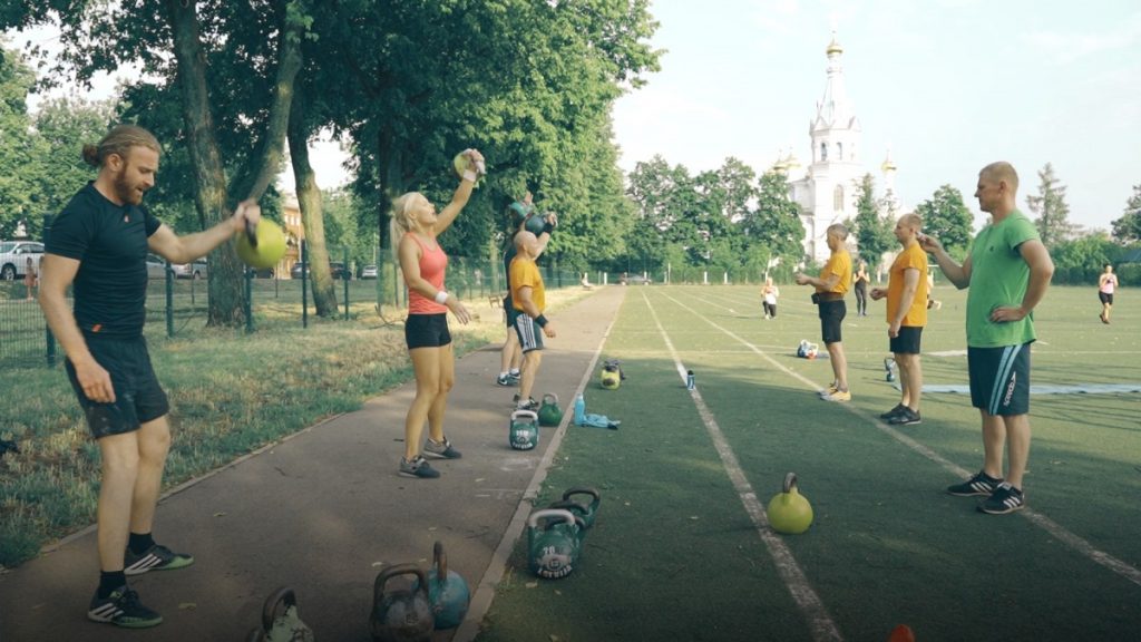 Тренировка в «Kettlebell Fit Daugavpils». Скриншот с видео