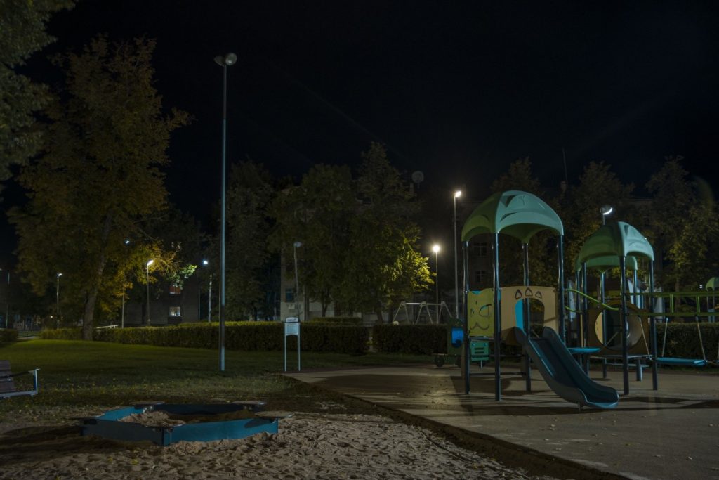 Фонари в Центральном парке. 16 сентября 2021 года. Фото: Евгений Ратков