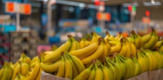 Бананы в магазине Lidl в Даугавпилсе. Фото: Евгений Ратков