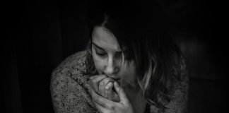 Грустная женщина. Иллюстративное изображение: Kat Smith: Pexels