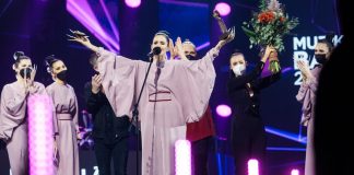 Prāta Vētra и Tautumeitas - победители финала «Музыкального Банка 2021», на сцене Олимпийского дворца в Даугавпилсе. Фото: Андрей Строкин, Латвийское радио