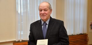 Янис Петровский на презентации своей книги о лёгкой атлетике. Фото: Елена Иванцова
