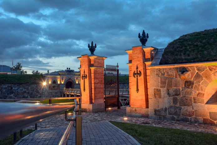 Источник: Visitdaugavpils.lv, Даугавпилсская крепость, мостик)