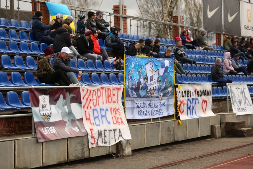 "Даугавпилс" - "Метта". Матч высшей лиги чемпионата Латвии по футболу. Даугавпилс, 24 апреля 2022 года. Фото: Сергей Кузнецов