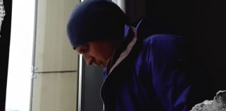 Истории из Украины. Михаил Панин, волонтёр на гуманитарке. Видео Михаил Панин 24 февраля 2022 года в Киеве перед отъездом из города. Фото: Павел Хныкин